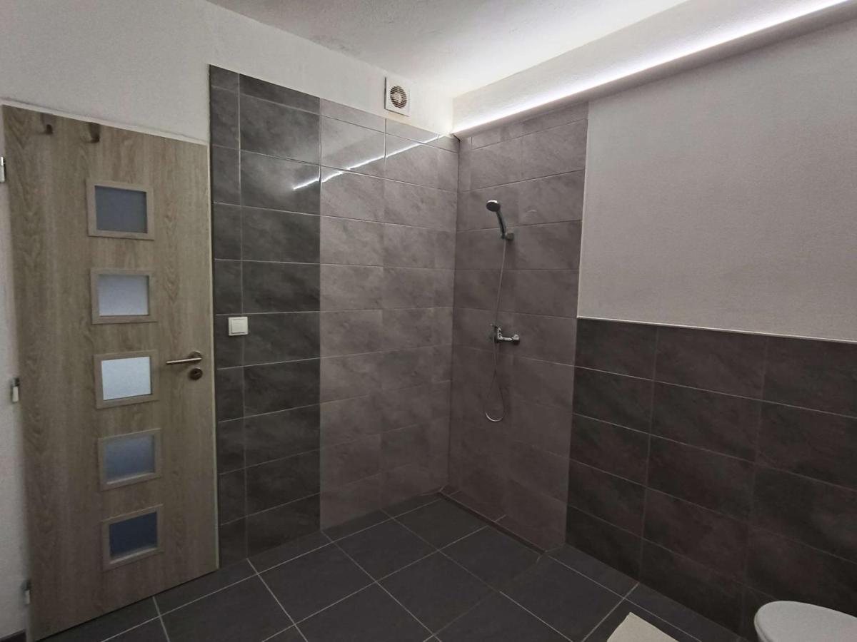 Apartmany Nad Splavem Znojmo Exterior photo